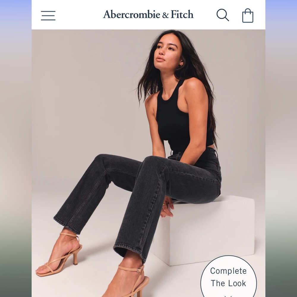 A&F Vintage Stretch Denim

Black Ultra High Rise 90s Straight Jean size: 29S